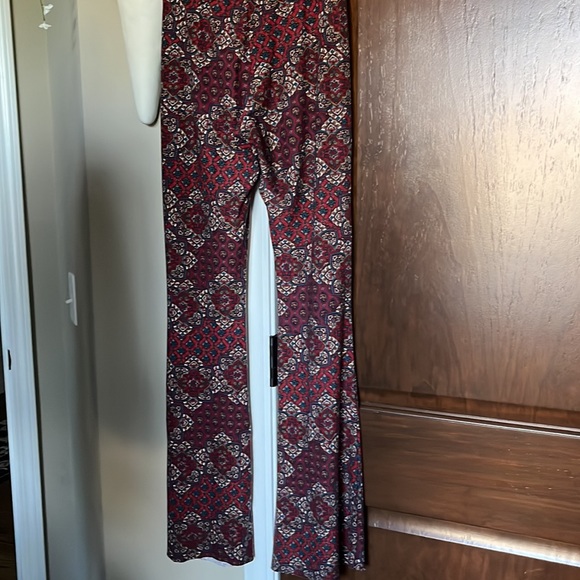 Stretchy Bellbottom Pants Size Medium - Picture 6 of 6